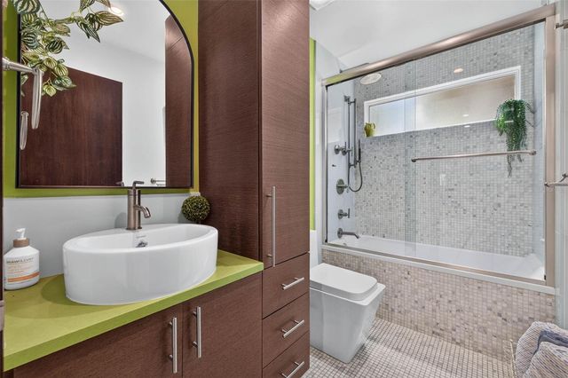 113 7TH STREET E, St Petersburg, FL 33715