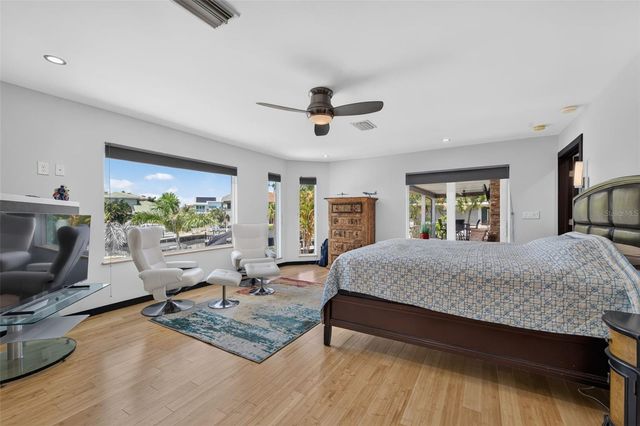 113 7TH STREET E, St Petersburg, FL 33715