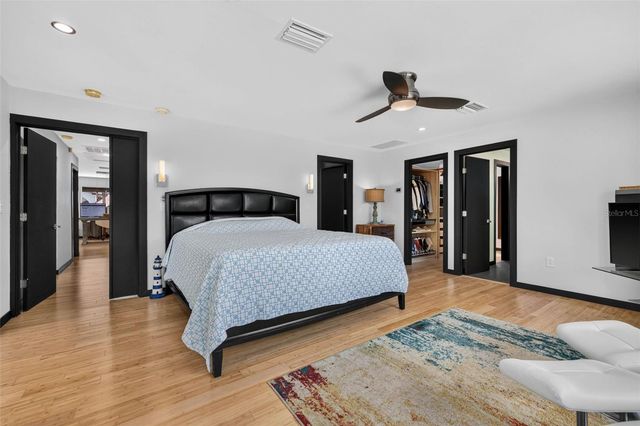 113 7TH STREET E, St Petersburg, FL 33715