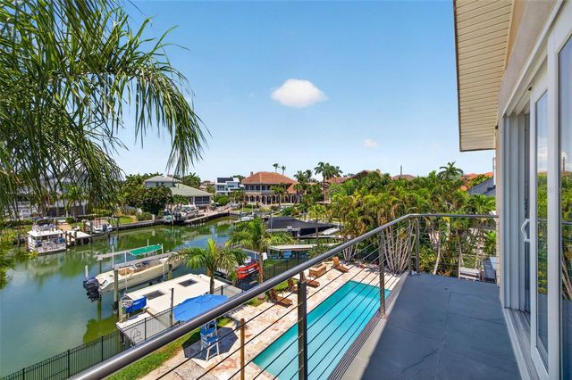 113 7TH STREET E, St Petersburg, FL 33715