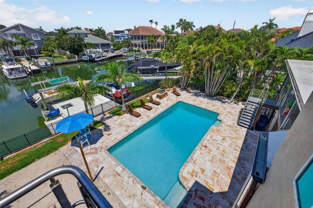 113 7TH STREET E, St Petersburg, FL 33715