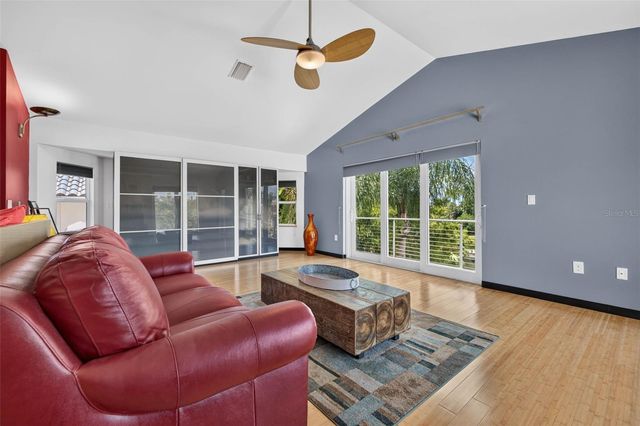 113 7TH STREET E, St Petersburg, FL 33715