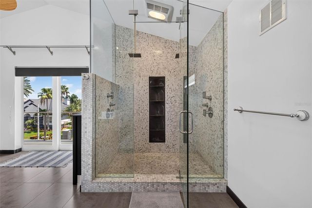 113 7TH STREET E, St Petersburg, FL 33715