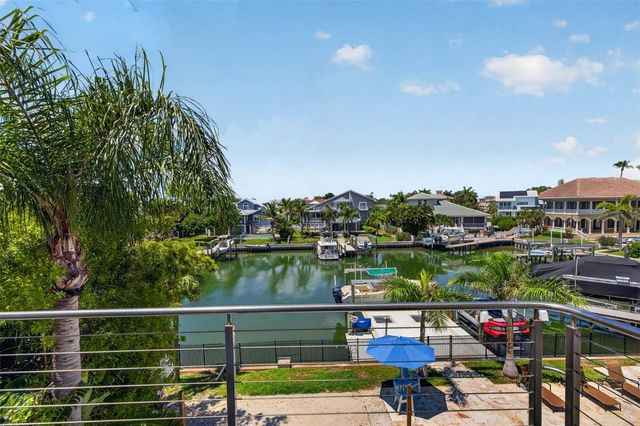 113 7TH STREET E, St Petersburg, FL 33715