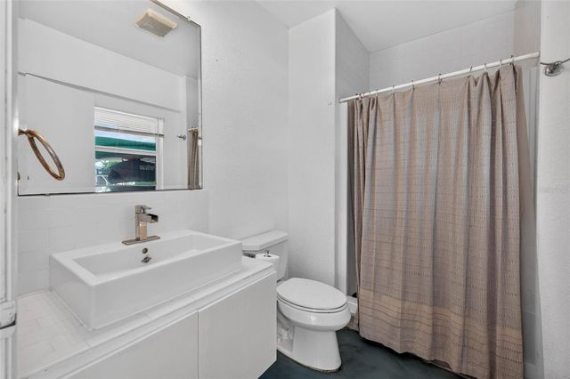 113 7TH STREET E, St Petersburg, FL 33715