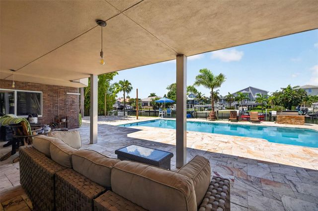 113 7TH STREET E, St Petersburg, FL 33715