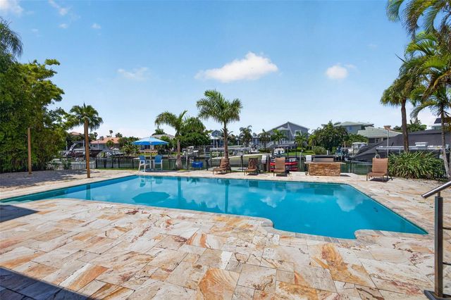 113 7TH STREET E, St Petersburg, FL 33715