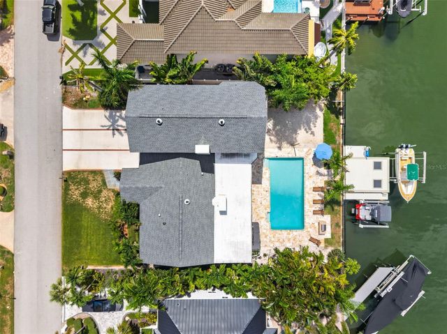 113 7TH STREET E, St Petersburg, FL 33715