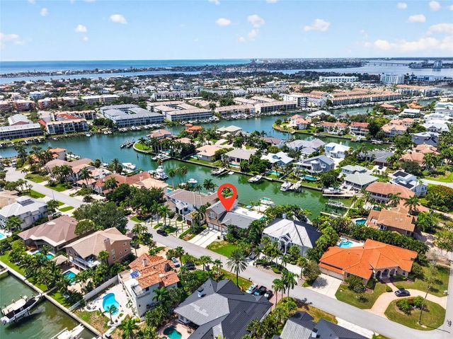 113 7TH STREET E, St Petersburg, FL 33715
