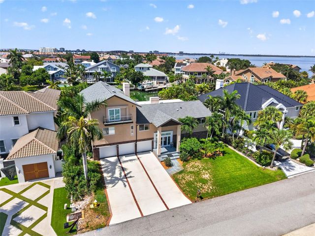 113 7TH STREET E, St Petersburg, FL 33715