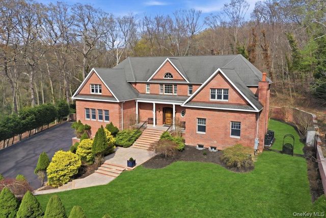 60 Harbor Road, Head Of The Harbor, NY 11780