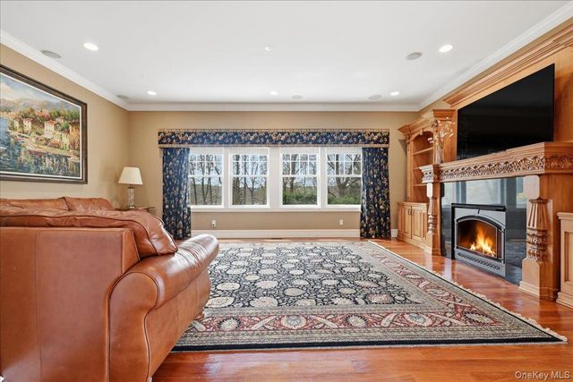 60 Harbor Road, Head Of The Harbor, NY 11780