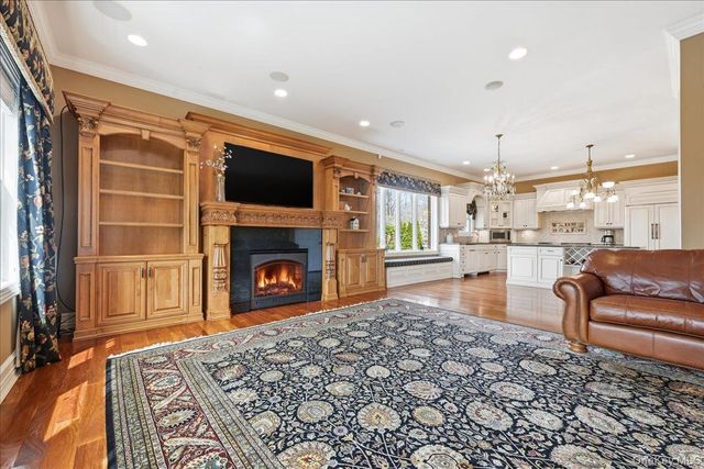 60 Harbor Road, Head Of The Harbor, NY 11780