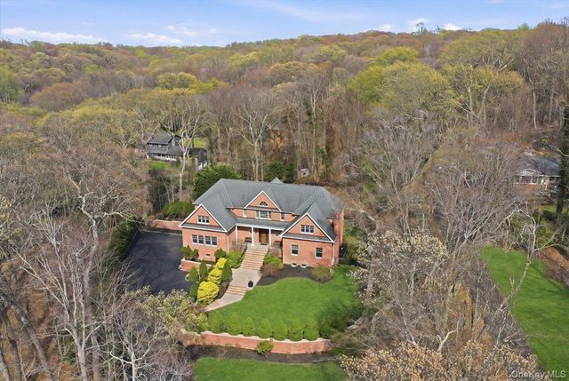 60 Harbor Road, Head Of The Harbor, NY 11780