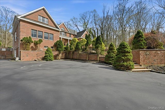 60 Harbor Road, Head Of The Harbor, NY 11780