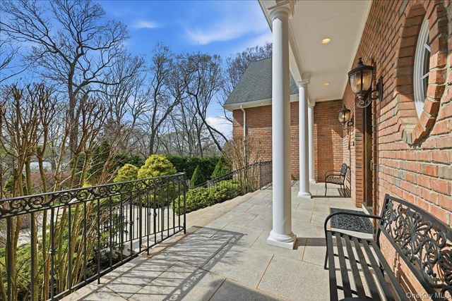 60 Harbor Road, Head Of The Harbor, NY 11780