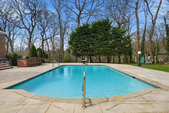 60 Harbor Road, Head Of The Harbor, NY 11780