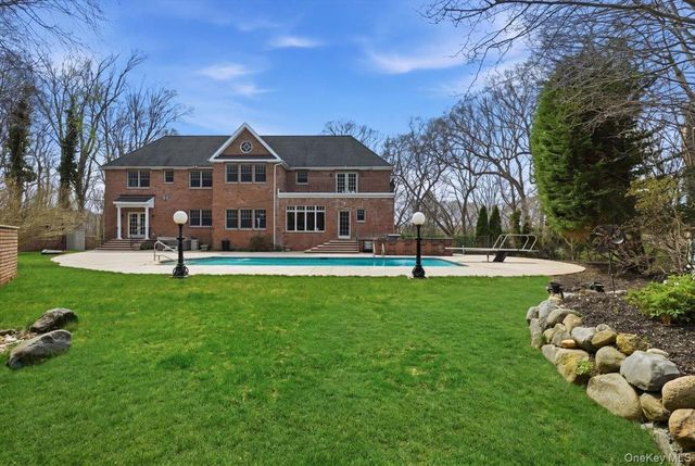 60 Harbor Road, Head Of The Harbor, NY 11780