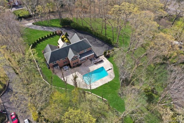 60 Harbor Road, Head Of The Harbor, NY 11780