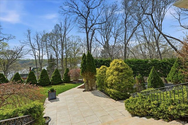 60 Harbor Road, Head Of The Harbor, NY 11780