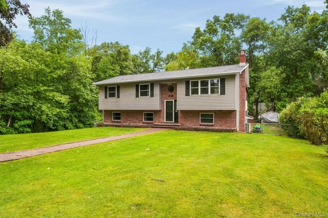 2 Netherwood Drive, Pleasant Valley, NY 12578