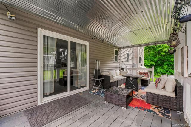 2 Netherwood Drive, Pleasant Valley, NY 12578