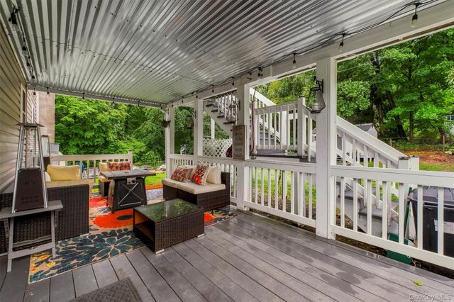 2 Netherwood Drive, Pleasant Valley, NY 12578