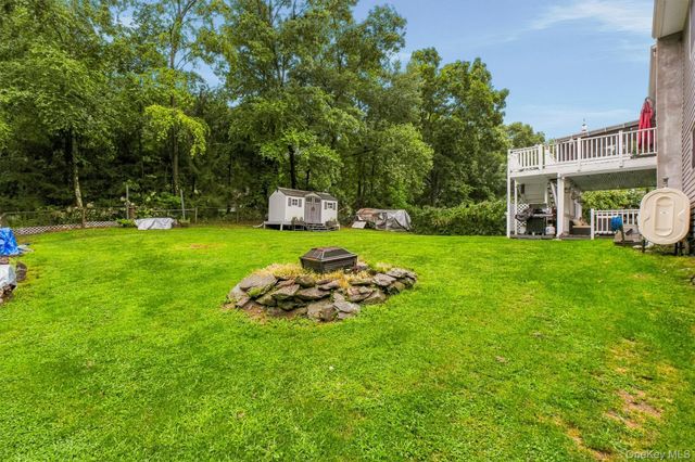 2 Netherwood Drive, Pleasant Valley, NY 12578