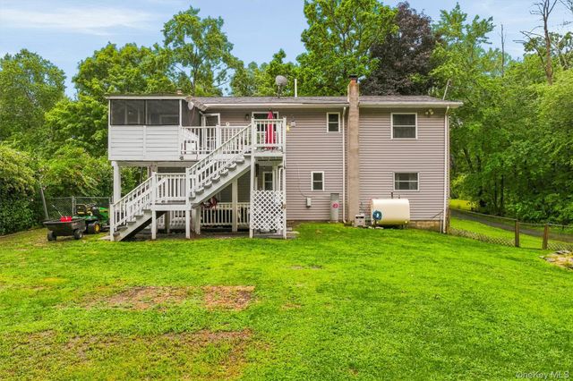 2 Netherwood Drive, Pleasant Valley, NY 12578