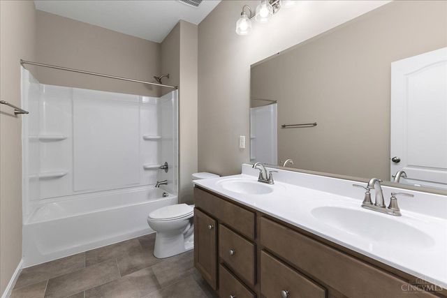 68 Ed Knoll Bend, Springboro, OH 45066