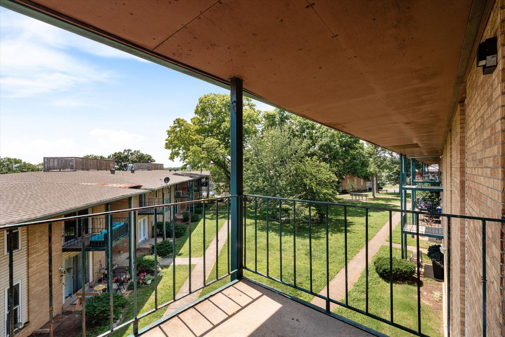555 N DuPont Ave Apt C73, Madison, TN 37115