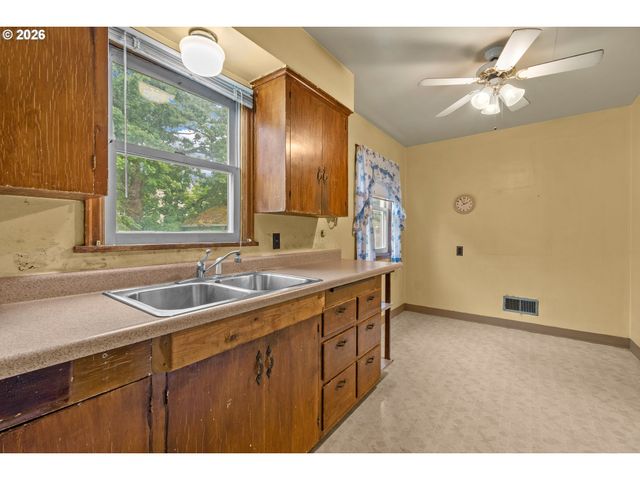 6818 Se 67TH Ave, Portland, OR 97206