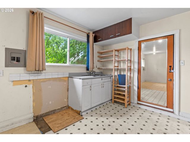 6818 Se 67TH Ave, Portland, OR 97206