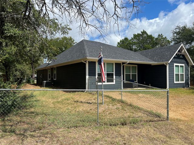 505 S Sky Court, Granbury, TX 76049