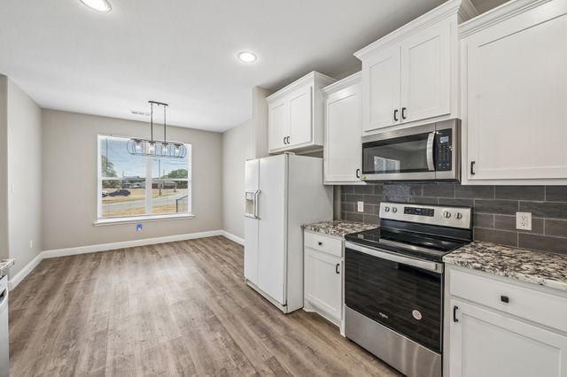 505 S Sky Court, Granbury, TX 76049