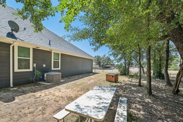 505 S Sky Court, Granbury, TX 76049
