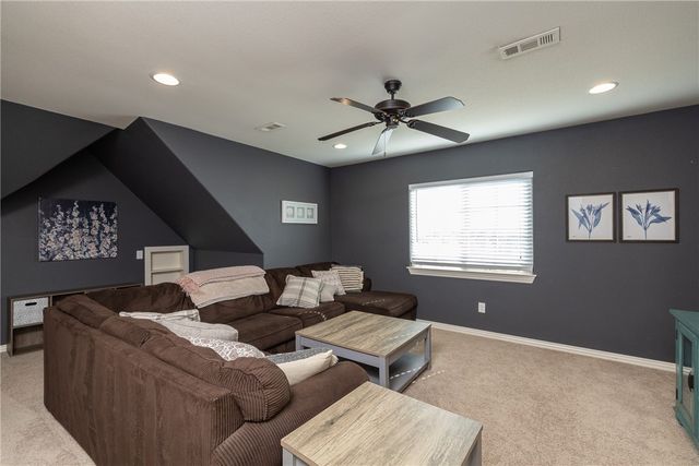2116 Riverwater Lane, Fayetteville, AR 72703
