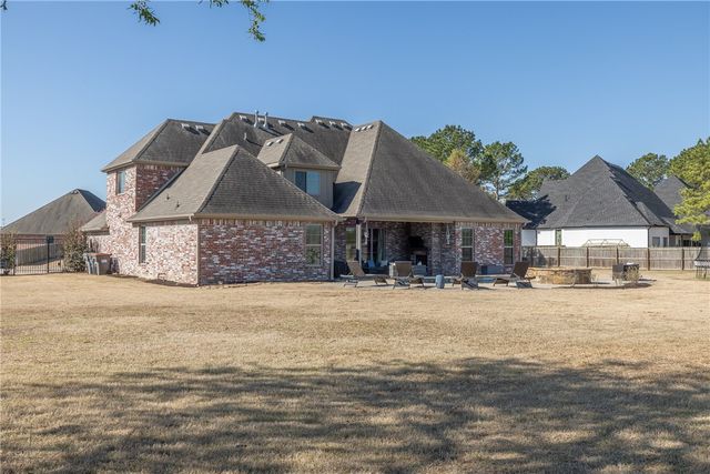 2116 Riverwater Lane, Fayetteville, AR 72703