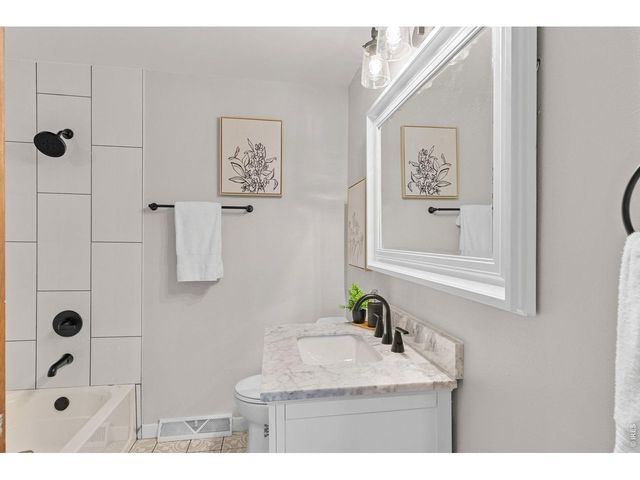 1010 S Terry St, Longmont, CO 80501