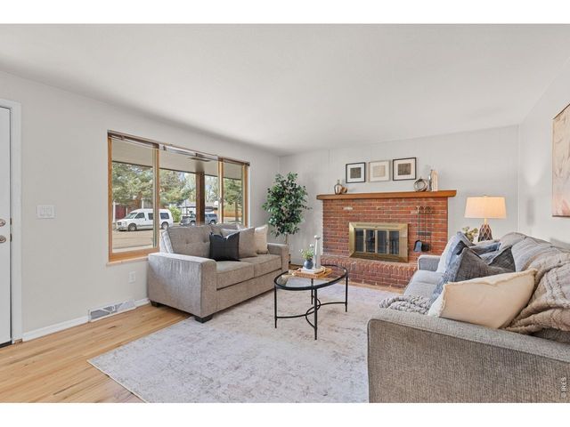 1010 S Terry St, Longmont, CO 80501