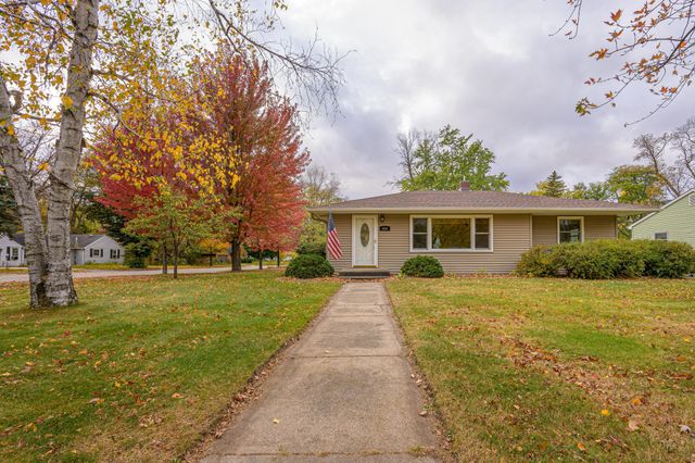 426 S Litchfield Avenue, Litchfield, MN 55355