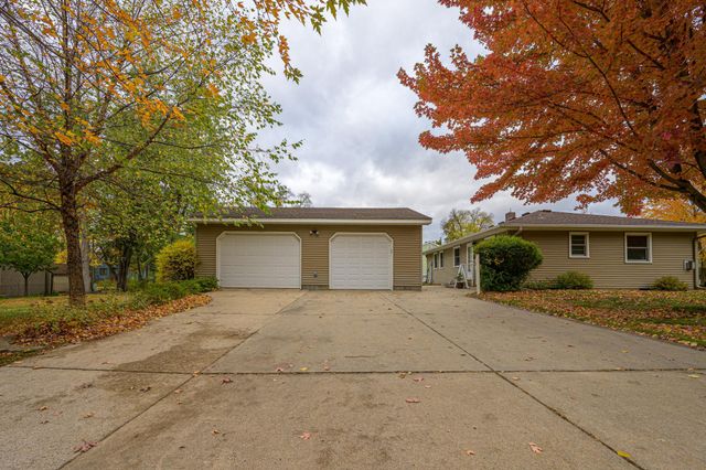 426 S Litchfield Avenue, Litchfield, MN 55355