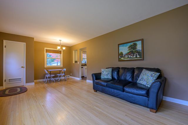 426 S Litchfield Avenue, Litchfield, MN 55355