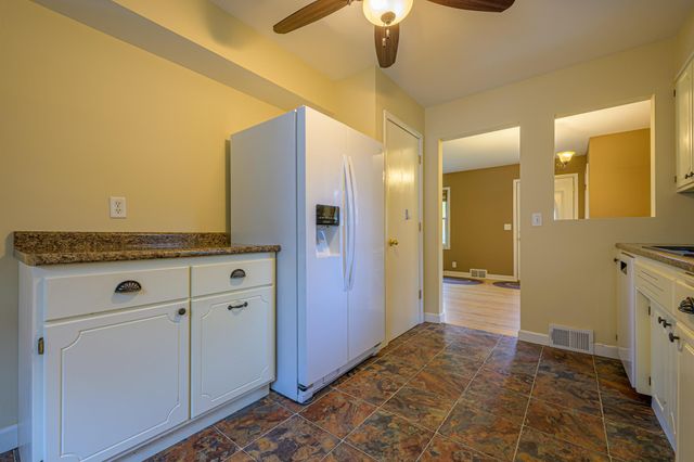 426 S Litchfield Avenue, Litchfield, MN 55355