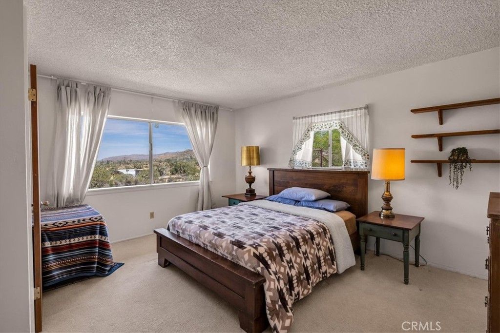 Image 18 of property listing at 8001 Hammett Road, Yucca Valley, CA 92284