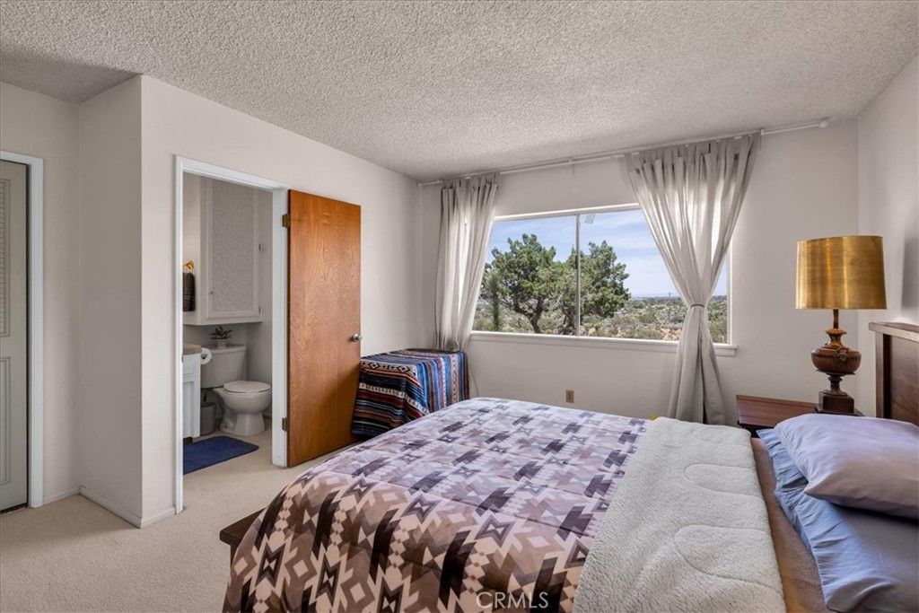 Image 19 of property listing at 8001 Hammett Road, Yucca Valley, CA 92284