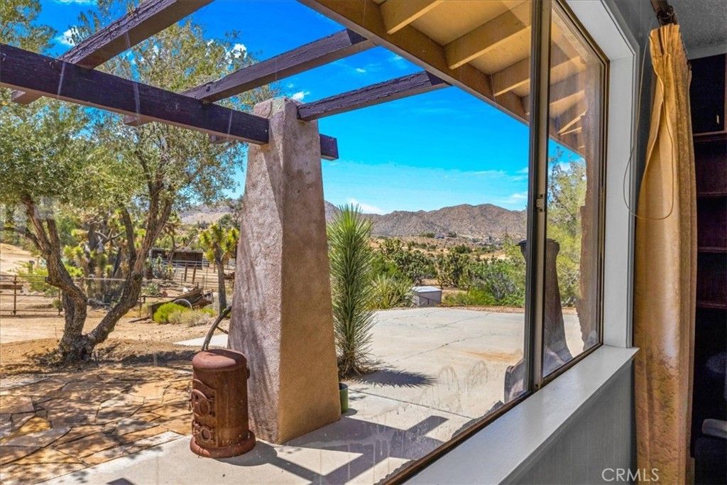 Image 30 of property listing at 8001 Hammett Road, Yucca Valley, CA 92284