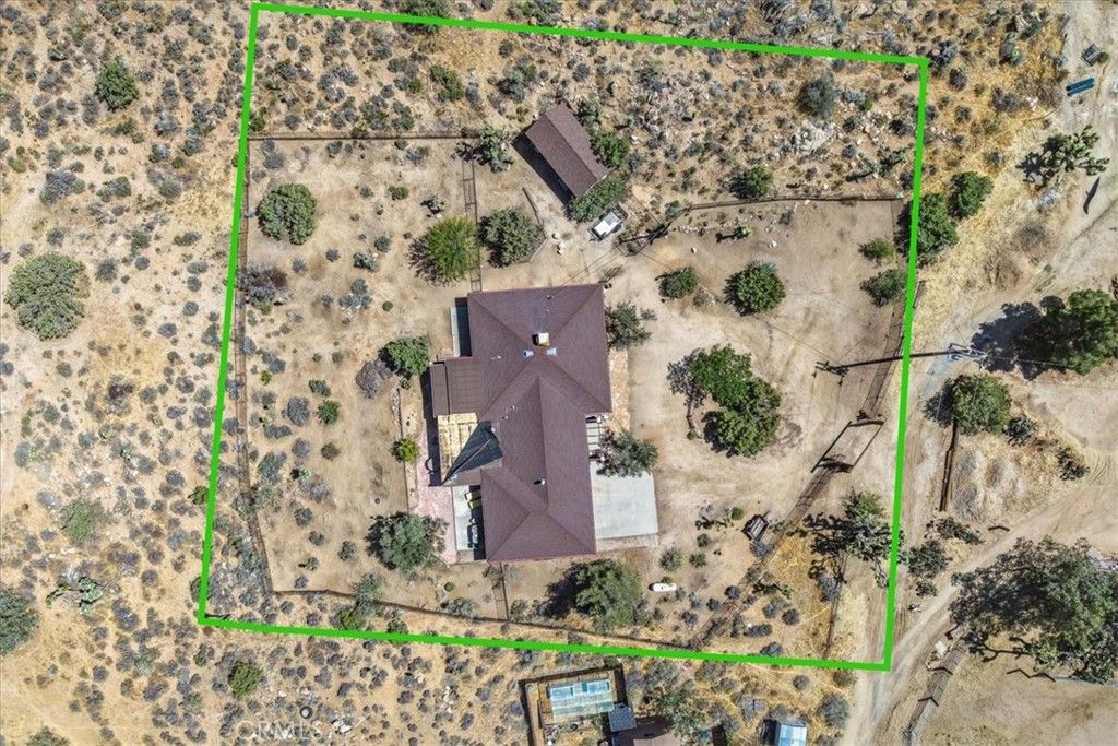 Image 34 of property listing at 8001 Hammett Road, Yucca Valley, CA 92284