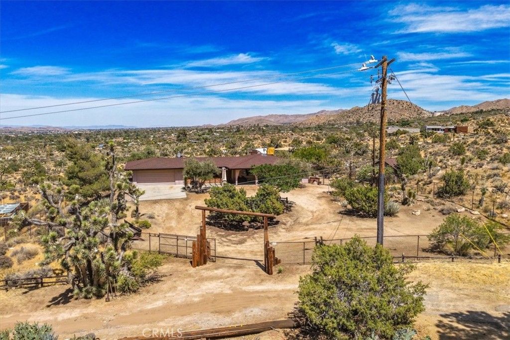 Image 38 of property listing at 8001 Hammett Road, Yucca Valley, CA 92284