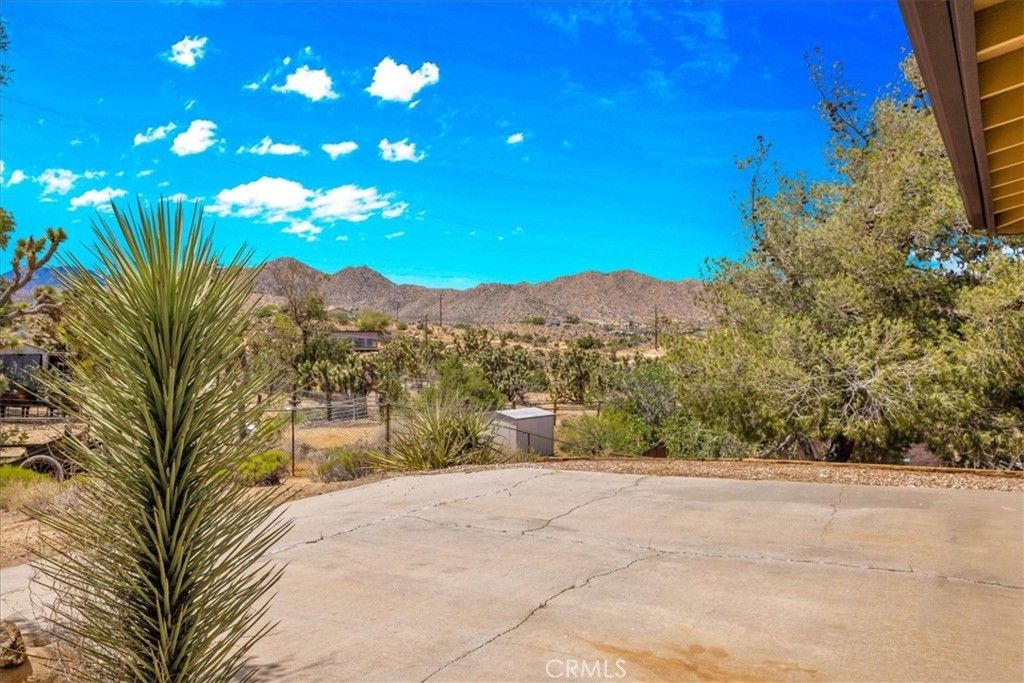 Image 39 of property listing at 8001 Hammett Road, Yucca Valley, CA 92284